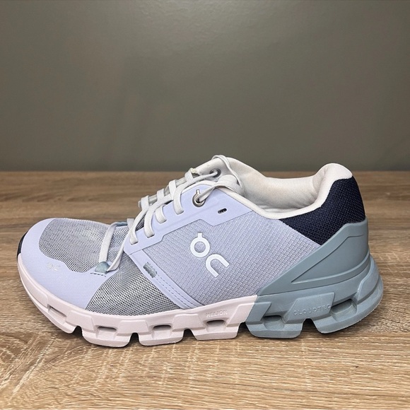 On Running Shoes - On Running Cloudflyer 4 Women’s Blue White Running Shoes Size 8.5